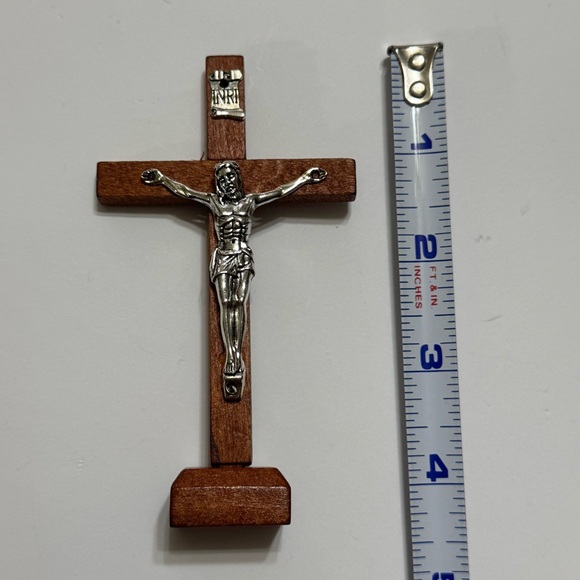 WOODEN CRUCIFIX DECOR - Picture 2 of 6